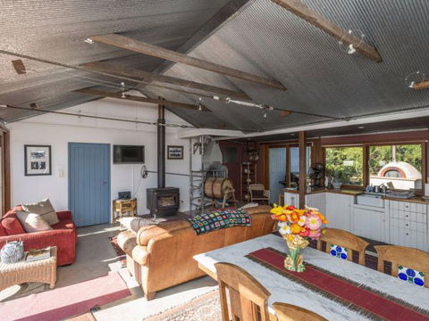 Jamberoo Valley Farm - South Australia Travel 5