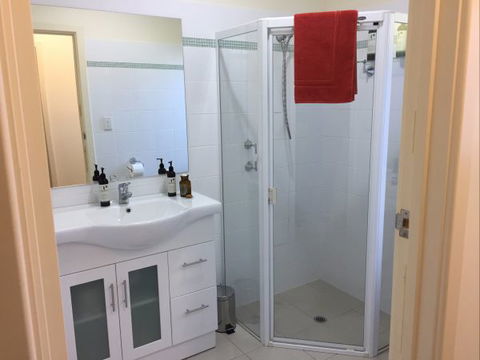 Lyreen's Apartment Bed And Breakfast - South Australia Travel 8