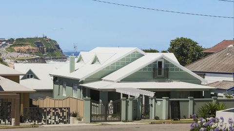 Merewether Beach House B And B - South Australia Travel 0
