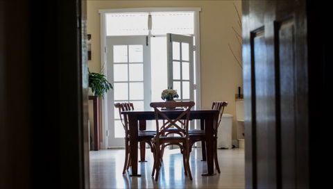 Merewether Beach House B And B - South Australia Travel 3