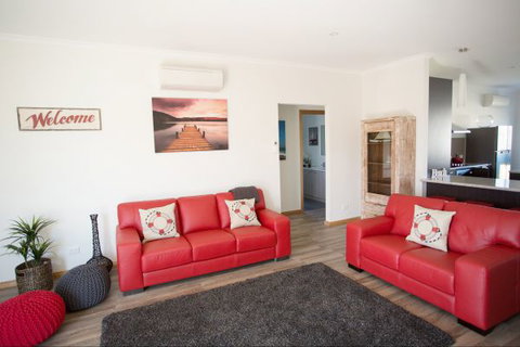 RED FIN Part Of BLUE FIN HOLIDAY HOMES - South Australia Travel 0