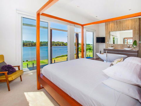 Reflections At Minnamurra - South Australia Travel 2