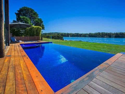 Reflections At Minnamurra - South Australia Travel 4