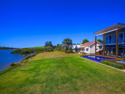 Reflections At Minnamurra - South Australia Travel 5