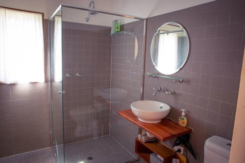 Sandalwood Shearing Shed - South Australia Travel 6