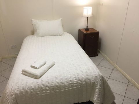 Smith Street Cottage - South Australia Travel 4