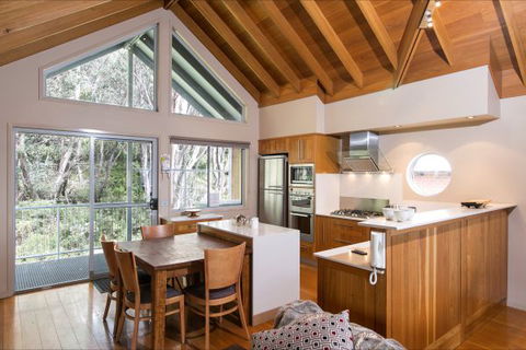 Snow Fall Lodge At Falls Creek - South Australia Travel 2