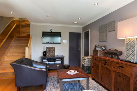 Snow Fall Lodge At Falls Creek - South Australia Travel 6