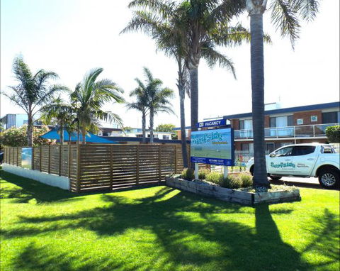 Surfside Holiday Apartments - South Australia Travel 0