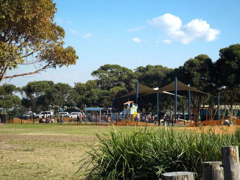 Surfside Holiday Apartments - South Australia Travel 6