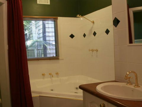 Tudor Cottages Mount Dandenong - South Australia Travel 6