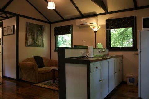 Tudor Cottages Mount Dandenong - South Australia Travel 7