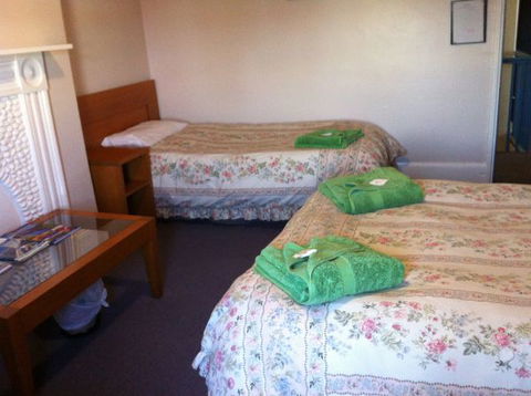 Victoria Hotel - South Australia Travel 3
