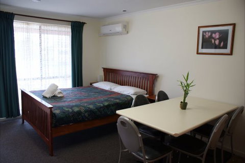 Warrnambool Holiday Park And Motel - South Australia Travel 1