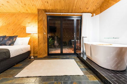 Waterfall Springs Retreat And Wildlife Sanctuary - South Australia Travel 5