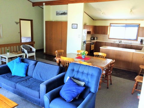 1/3 Strangways - South Australia Travel 5