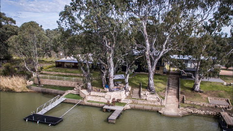 192 Page Drive Blanchetown -River Shack Rentals - South Australia Travel 9