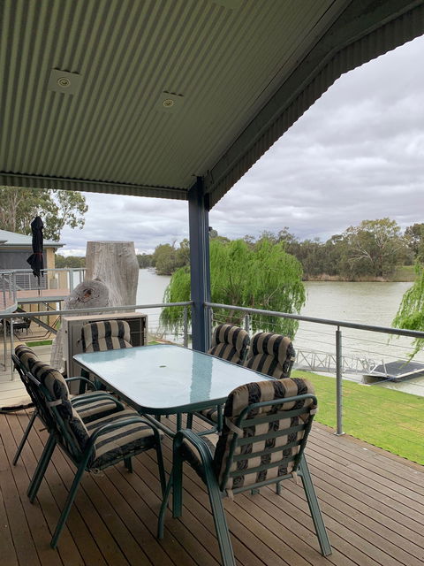 21 Old Murbko Road Morgan - River Shack Rentals - South Australia Travel 0