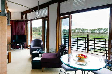 Bettenay's Lakeside Chalets And Luxury Spa Apartment - South Australia Travel 0