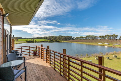 Bettenay's Lakeside Chalets And Luxury Spa Apartment - South Australia Travel 1