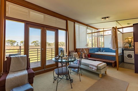Bettenay's Lakeside Chalets And Luxury Spa Apartment - South Australia Travel 2