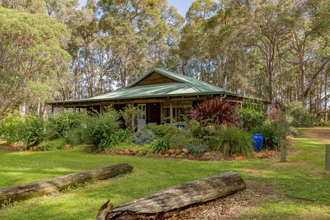 Bettenay's Lakeside Chalets And Luxury Spa Apartment - South Australia Travel 4