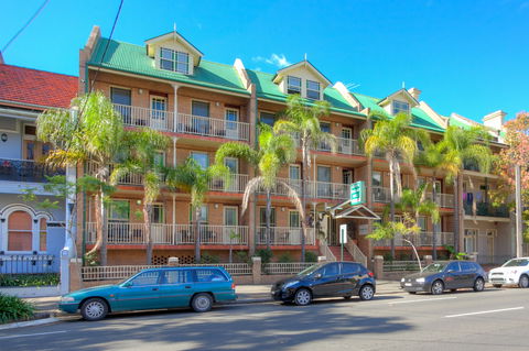 Central Railway Hotel - South Australia Travel 0