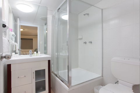 Central Railway Hotel - South Australia Travel 5