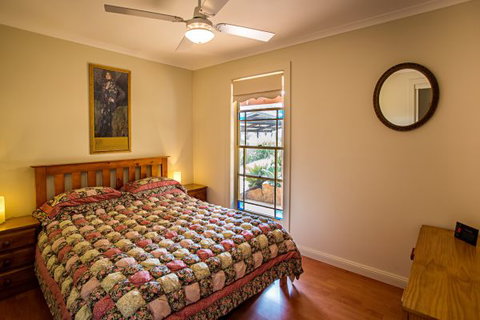 Coach House Hill Cottage - South Australia Travel 3
