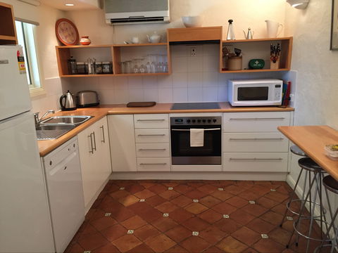 Dennis Cottage - South Australia Travel 1