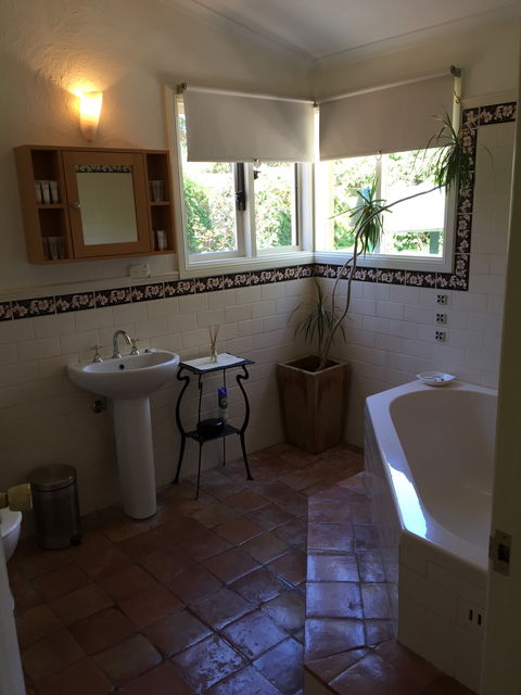 Dennis Cottage - South Australia Travel 5