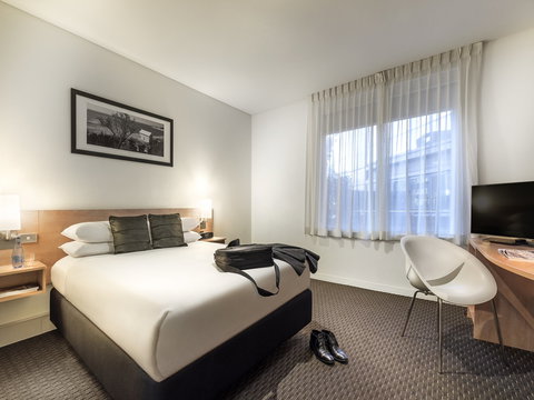 Ibis Melbourne Hotel & Apartments - South Australia Travel 1