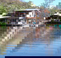 Lakeside Lodge - South Australia Travel