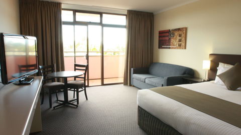 Adelaide Meridien Hotel & Apartments - South Australia Travel 0