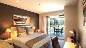 Oaks Plaza Pier Hotel - South Australia Travel 0