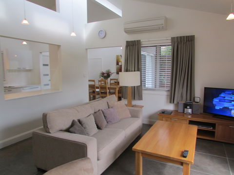 Moore Park Apartments - South Australia Travel 1