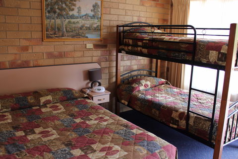 North Parkes Motel - South Australia Travel 8