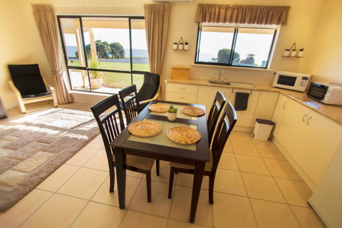 Pelican Perch Retreat - South Australia Travel 4