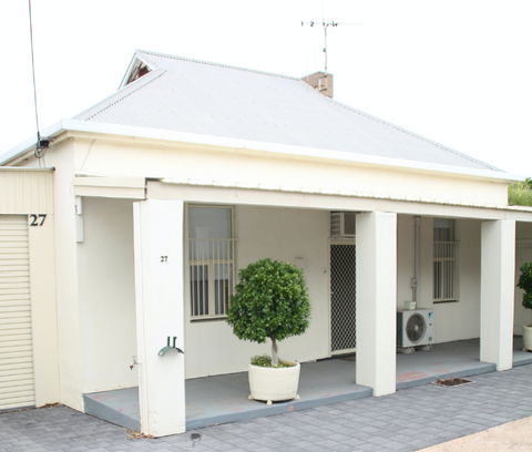 Squatters Cottage - South Australia Travel 0