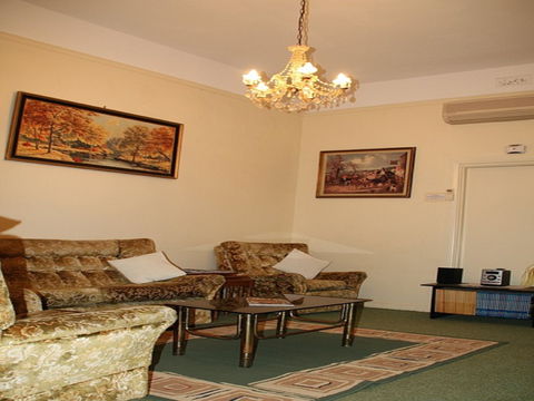 Squatters Cottage - South Australia Travel 7