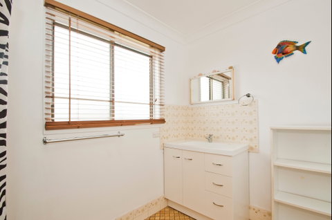 Tea Tree Cottage - South Australia Travel 5