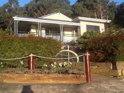 Bruny Island Retreat - South Australia Travel 0