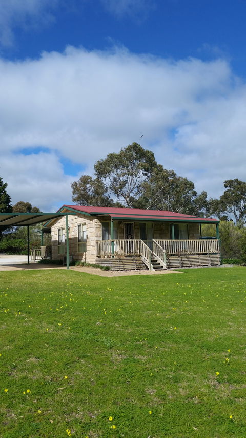 Carolynnes Cottages Possums Paradise - South Australia Travel 4