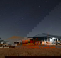 Food  Huts by Mt Oxley - South Australia Travel