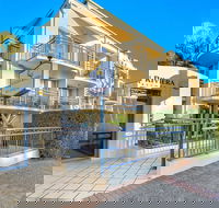 Golden Riviera Beach Resort - South Australia Travel
