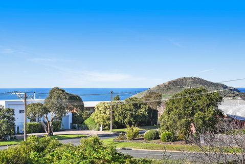 Highview - Panormaic Views Across Encounter Bay - South Australia Travel 0