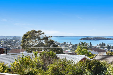 Highview - Panormaic Views Across Encounter Bay - South Australia Travel 1