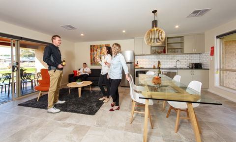 Howlong Country Golf Club Motel - South Australia Travel 0