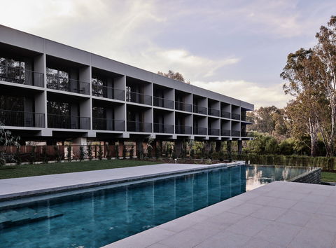 Mitchelton Hotel - South Australia Travel 7