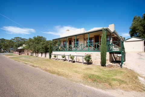 Old Swanport General Store - South Australia Travel 0